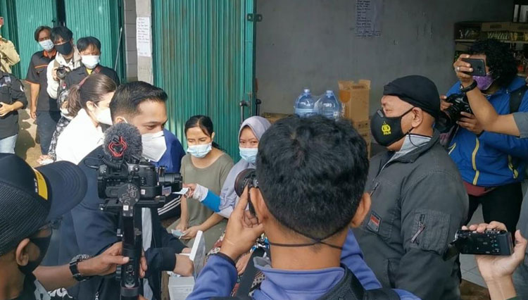 Pengusaha Muda Arfito Hutagalung Bagikan Masker a