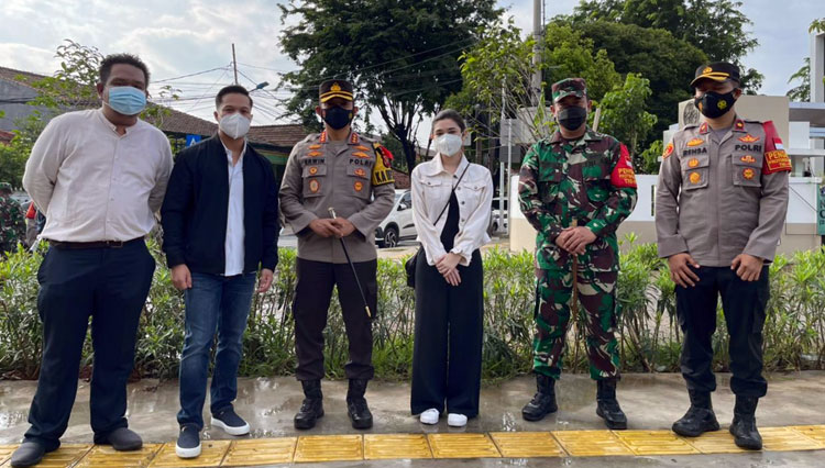 Bersama Kapolres dan Dandim, Pengusaha Muda Arfito Hutagalung Bagikan Masker