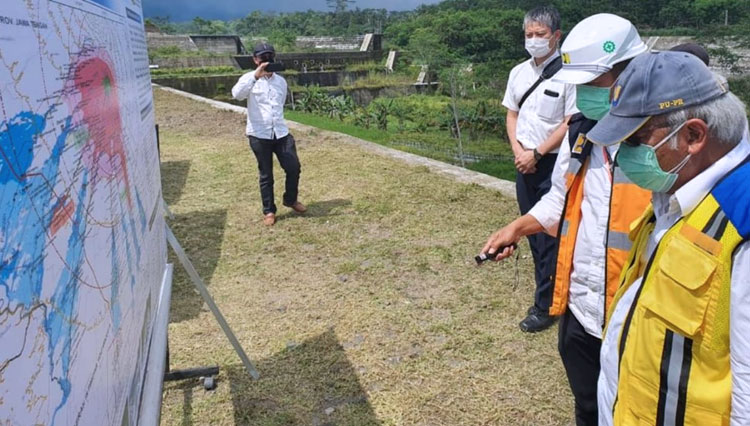 Menteri PUPR RI Basuki Hadimuljono dalam kunjungan kerjanya ke Provinsi Yogyakarta, meninjau Sabo Dam Kali Gendol, Kamis (4/2/2021) (FOTO: Biro Komunikasi Publik Kementerian PUPR RI)