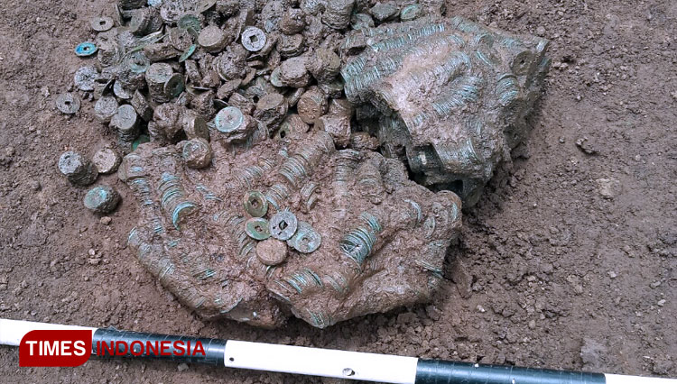 Dua-jenis-koin-baru-yang-ditemukan-di-Banyuwangi-2.jpg