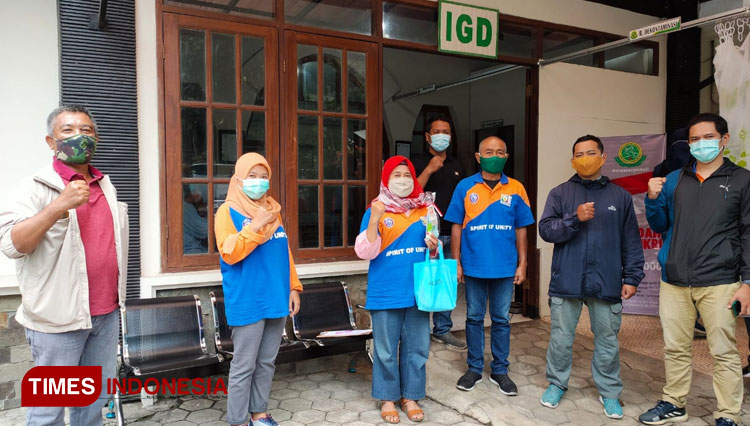 Karyawan PT Guna Bangun Perkasa (GBP) saat mengikuti swab antigen di RSIA Mardi Waloeja Rampal Malang. (Foto: Naufal Ardiansyah/TIMES Indonesia)