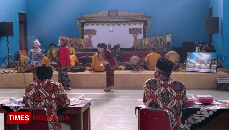 Narasumber-dan-pagelaran-wayang-cakruk-2.jpg
