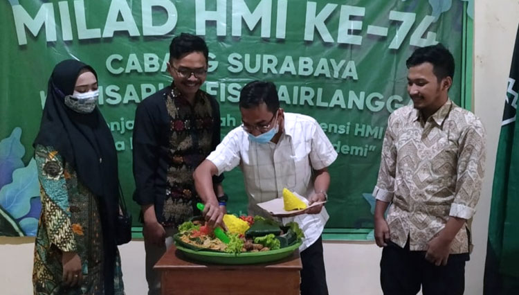 Tumpeng dan 7 Lauk di Milad ke-74 HMI FISIP Unair, Ini Maknanya