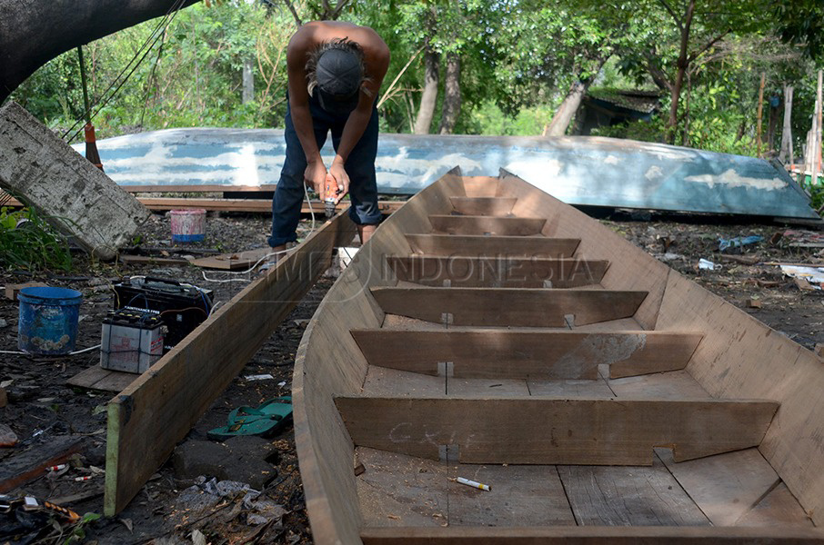 Membuat Perahu Tradisional Gethek