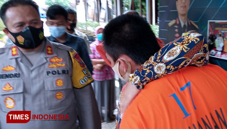 Kapolres Malang AKBP Hendri Umar c