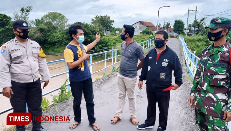 jembatan b