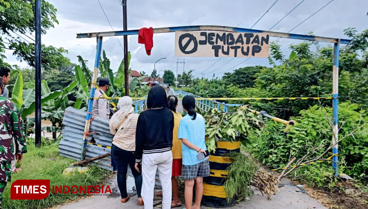 Penyangga Ambles Tergerus Air, Jembatan Patihan Kota Madiun Tidak Aman Dilewati