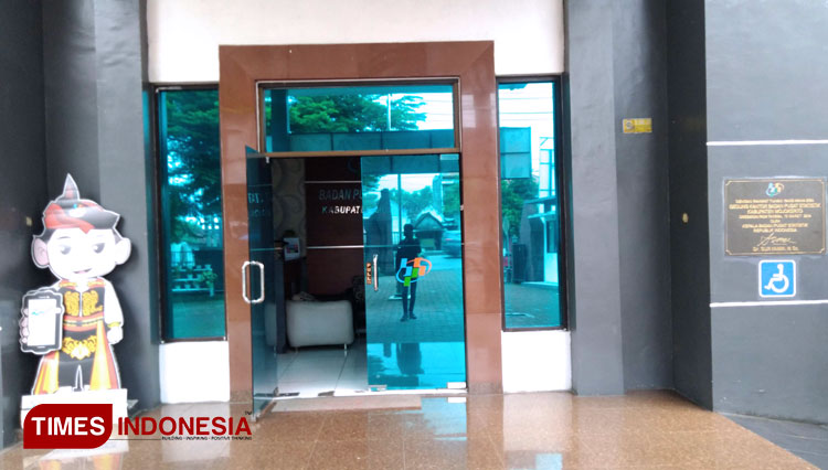 Gedung BPS Kabupaten Mojokerto b