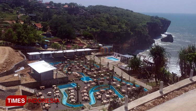 Suasana obyek wisata baru HeHa Ocean View yang terletak di Desa Girikarto Kecamatan Panggang, Gunungkidul, DIY. (FOTO: Edy Setyawan/TIMES Indonesia)