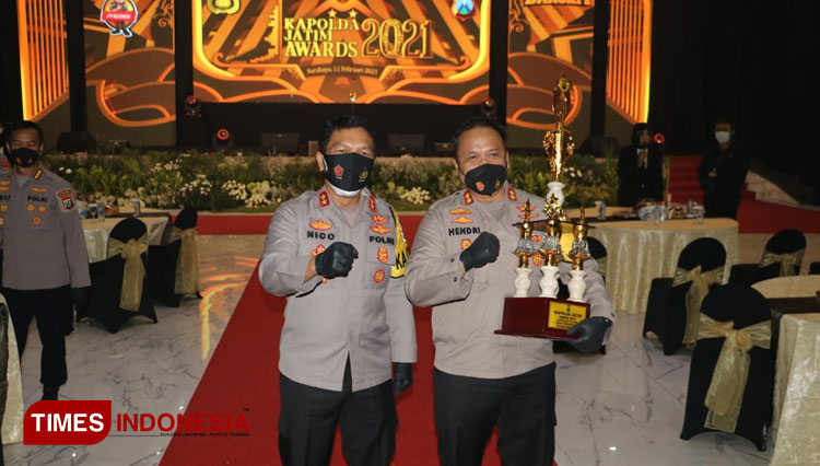 Kapolres Malang Raih Penghargaan Juara Satwil Terbaik dari Kapolda