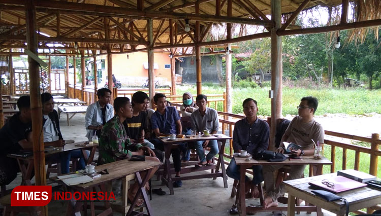 Suasana Pelatihan Kepenulisan Cerpen Bahasa Madura b
