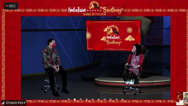 [Kiri] Mantan Gubernur DKI Jakarta, Basuki Tjahaja Purnama atau akrab disapa sebagai Ahok di acara Imlekan Bareng Banteng. (FOTO: Hasbullah/TIMES Indonesia).
