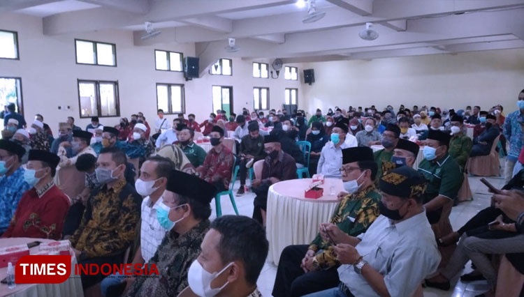 Rektor IAI Ibrahimy Genteng 3