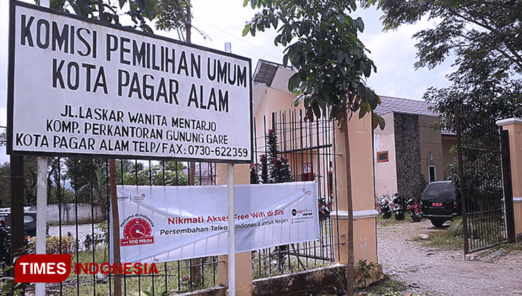 PENYELENGGARA: Kantor KPU Kota Pagaralam di kompleks perkantoran Gunung Gare. (FOTO: Asnadi/TIMES Indonesia) 