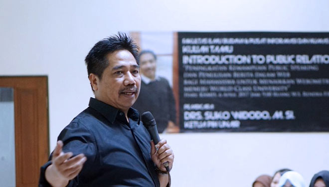 Pengamat komunikasi politik dari Unair Surabaya,  Dr Suko Widodo, Msi. (Foto: news.unair.ac.id)