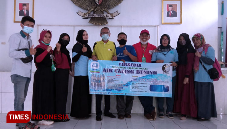 Foto bersama sponsor kegiatan Peduli Thalasemia (FOTO: Lulu/Times Indonesia)