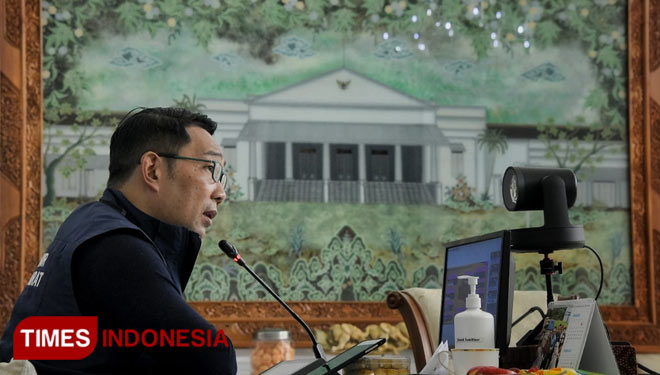 Gubernur Jabar Ridwan Kamil saat rakor bersama Menko Kemaritiman dan Investasi RI, di Gedung Pakuan, Kota Bandung, Selasa (16/2/2021). (Foto: Humas Jabar)