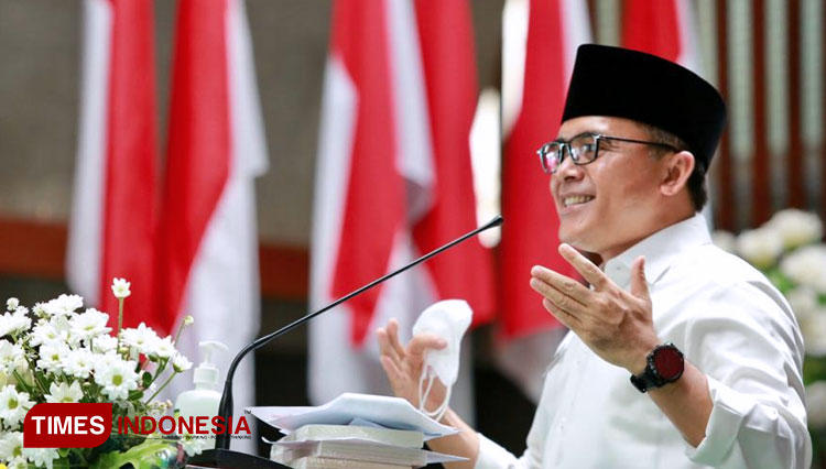 azwar anas b