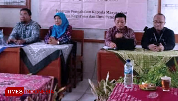 Tim Dosen UAD ketika memberikan ToT bagi guru MIM Wonosobo Gunung Kidul (FOTO: Tim PPM UAD for TIMES Indonesia)