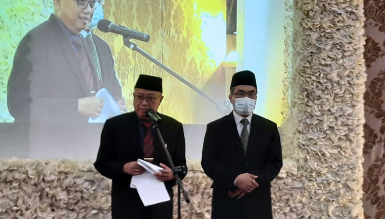 Suasana serah terima jabatan b