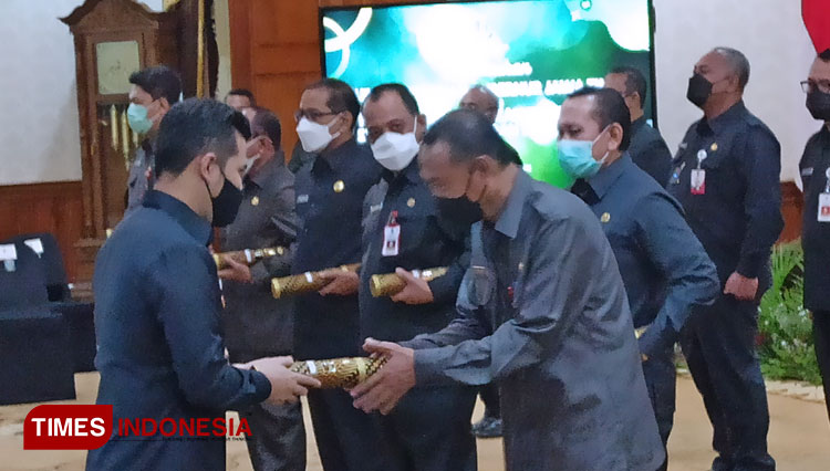 Gubernur Jatim Khofifah Tunjuk 16 Pelaksana Harian Bupati dan Wali Kota