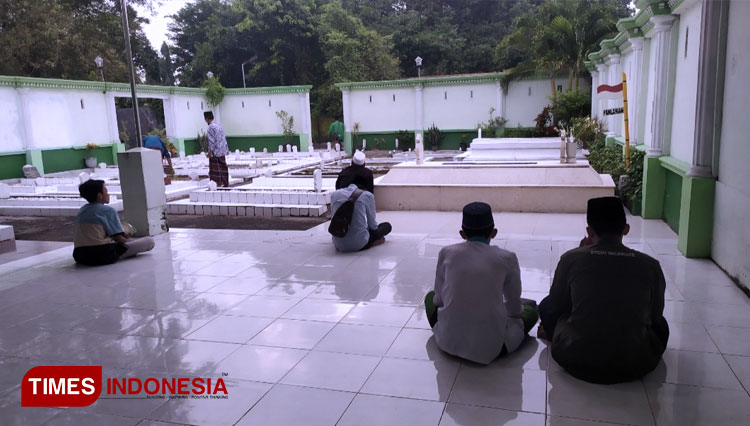 Makam Pahlawan Nasional Kh Abdul Wahab Chasbullah Tetap Buka Times