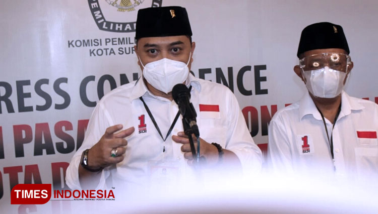 Eri Cahyadi dalam kesempatan konferensi pers usai dinyatakan sebagai pemenang Pilkada Serentak Surabaya 2020. (FOTO: Ammar Ramzi/Times Indonesia)