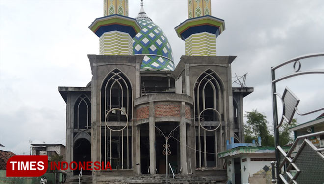 Jatuh Dari Menara Masjid di Gresik, Pekerja Asal Lamongan Meninggal