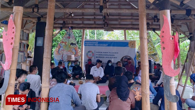 Kunjungan BI Jawa Barat dan Anggota DPR RI ke SMK Bakti Karya Pangandaran. (Foto: Syamsul Ma'arif/TIMES Indonesia)
