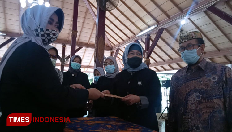 Pelantikan pengurus KPPI Kabupaten Cirebon. (Foto: Dede Sofiyah/TIMES Indonesia)