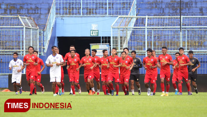 Tim Arema FC saat kembali berlatih di stadion Kanjuruhan Malang, Senin sore. (Foto: Tria Adha/TIMES Indonesia)