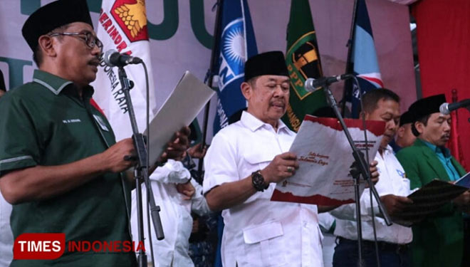 PKB bersama partai politik lainnya dalam deklarasi dukungan pada Pilkada Serentak 2020 di Surabaya. (Foto: Lely Yuana/TIMES Indonesia)