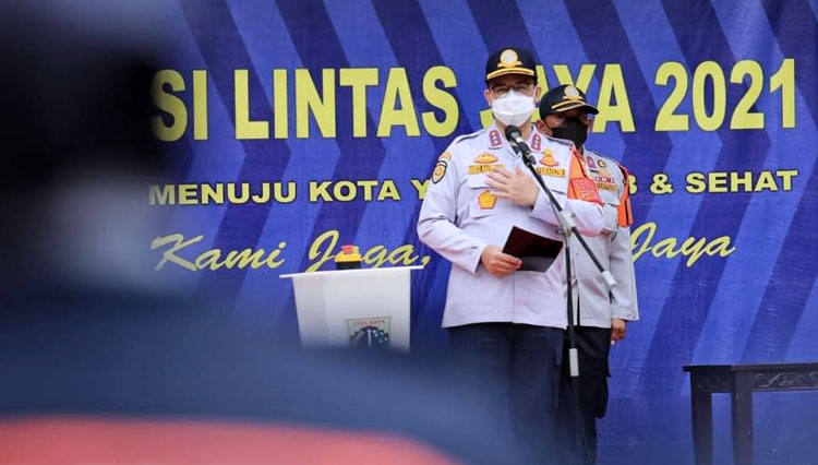 Gubernur DKI Jakarta Anies Baswedan saat memimpin apel di Balai Kota. (FOTO: Humas Pemprov DKI Jakarta)