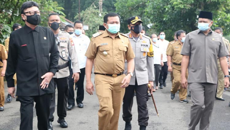Kunjungan kerja Menpan RB, Tjahjo Kumolo di Sumedang didampingi pejabat Forkopimda (FOTO: Humpro DPRD Sumedang for TIMES Indonesia)