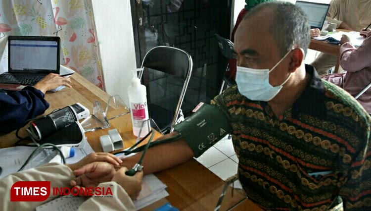 Vaksinasi di Surabaya a