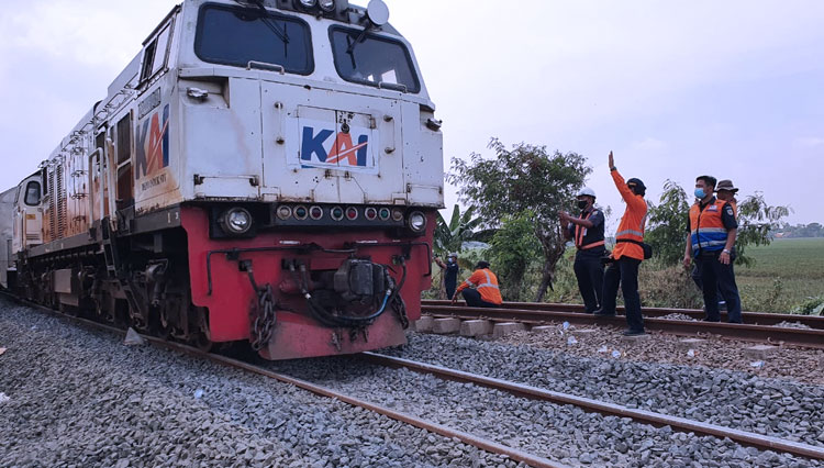 Kereta api di wilayah Daop 3 menuju dan dari Jakarta sudah bisa melintas. (Foto: Dokumentasi Humas Pusat KAI) 