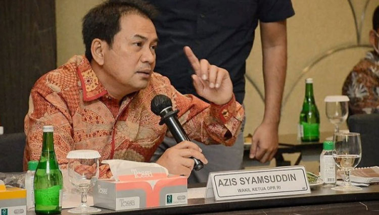 Wakil Ketua DPR RI, Azis Syamsuddin saat mengikuti rapat dengar pendapat di kantornya (foto: Instagram/Azis Syamsuddin)