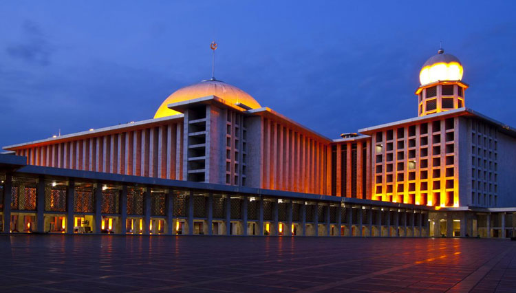 Terowongan Silaturahmi Masjid Istiqlal Dan Gereja Katedral, Simbol ...