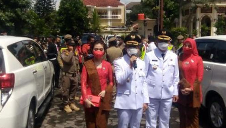 Pasangan Wali Kota dan Wakil Wali Kota Solo Gibran Rakabuming Raka - Teguh Prakoso. (FOTO: MNC Media).