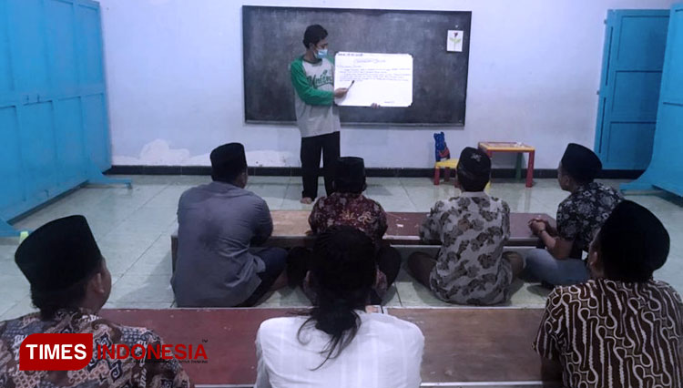 KSM-T Unisma Malang Edukasi Pedagang untuk Beralih ke Penjualan Online