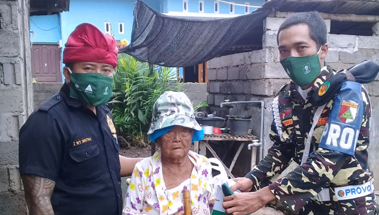 Gandeng Ansor, LPBI NU Salurkan Bantuan untuk Korban Terdampak Covid-19 di Buleleng 