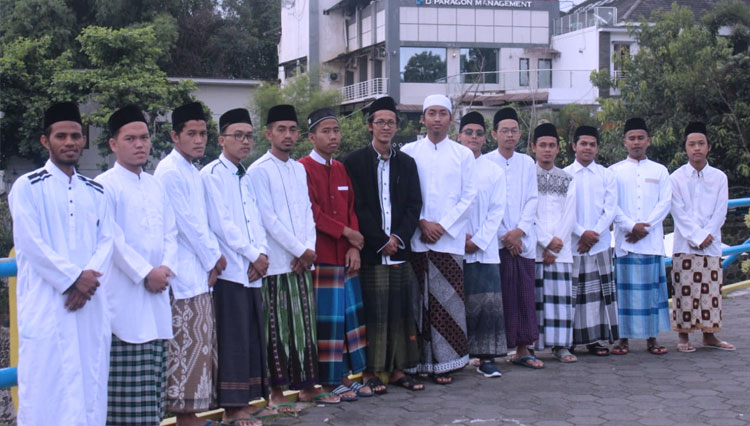 Para santri Rumah Tahfidz Al Hidayah Mancasan Yogyakarta yang mengikuti Program Mondok Free Satu Tahun. (FOTO: Erico/TIMES Indonesia)