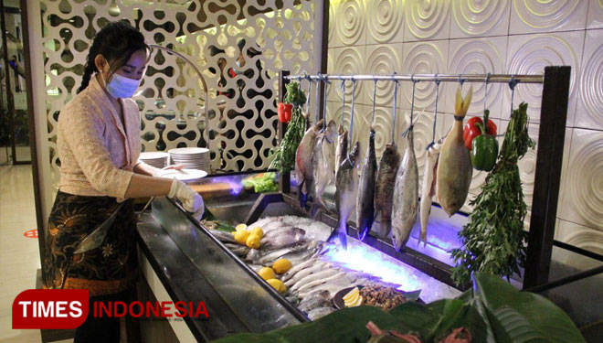 Festival Ikan Kampung Mina hadir di Landbow Resto Ijen Suite Resort and Convention Malang dengan berbagai menu ikan segar di setiap hari Sabtu. (Foto : Tria Adha/TIMES Indonesia)