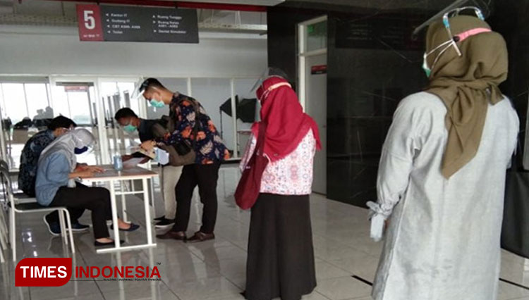 Mahasiswa IIK BW a