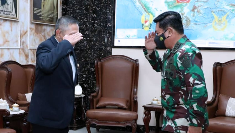 Panglima TNI, Marsekal TNI Hadi Tjahjanto saat bertemu Ketua Tim Pelaksana KKIP. (foto: Komite Kebijakan Industri Pertahanan)