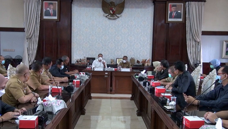Suasana pertemuan jajaran OPD bersama Wali Kota dan Wakil Wali Kota Surabaya. (Foto: Humas Pemkot Surabaya for TIMES Indonesia)