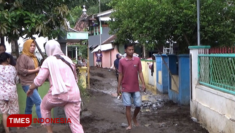 tanggul jebol c