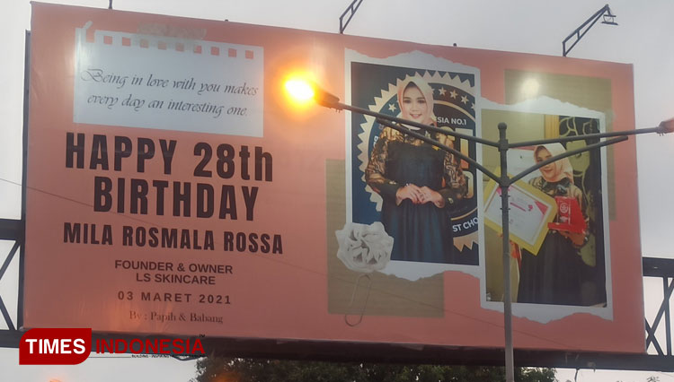 Aceng Sunanto pasang Baliho raksasa ucapan ulang tahun untuk Istrinya a