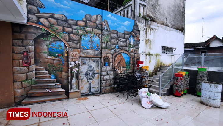 Terlihat salah satu tembok di Kayutangan Heritage yang sudah diberi mural 3D. (Foto: Rizky Kurniawan Pratama/TIMES Indonesia)