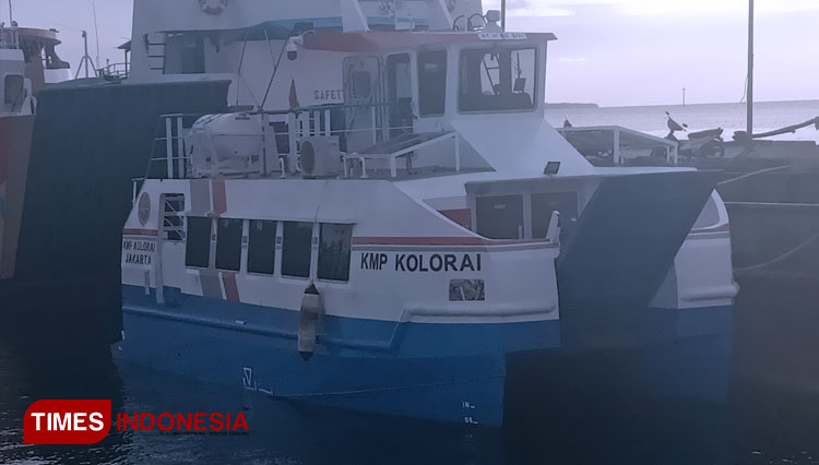 KMP Kolorai, kapal wisata bantuan Kemenhub RI untuk Pemkab Pulau Morotai, belum dioperasikan. (Foto: Abdul H Husain/TIMES Indonesia)